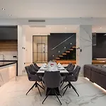 Luxury Excellence With A Pool *