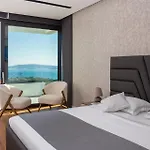 Luxury Excellence With A Pool *