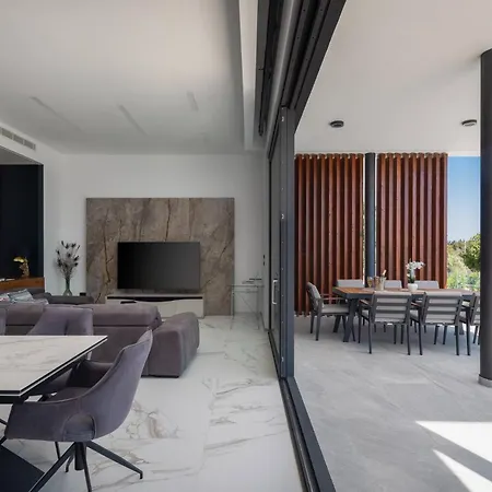 Luxury Excellence With A Pool Villa *